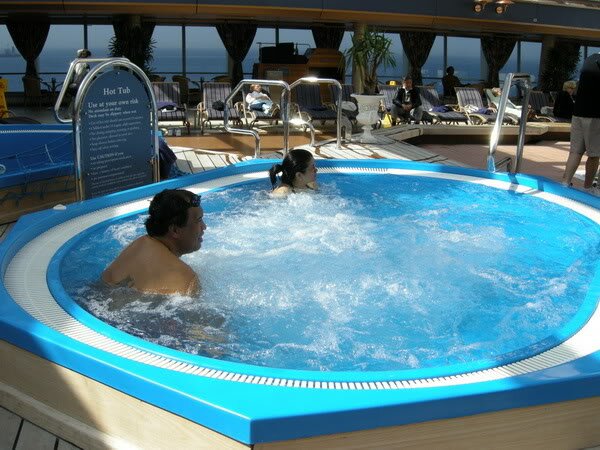 13cruise-as-a-way-of-vacation.jpg