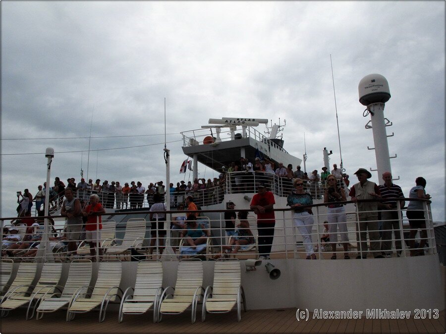 17another-passage-through-the-panama-canal.jpg