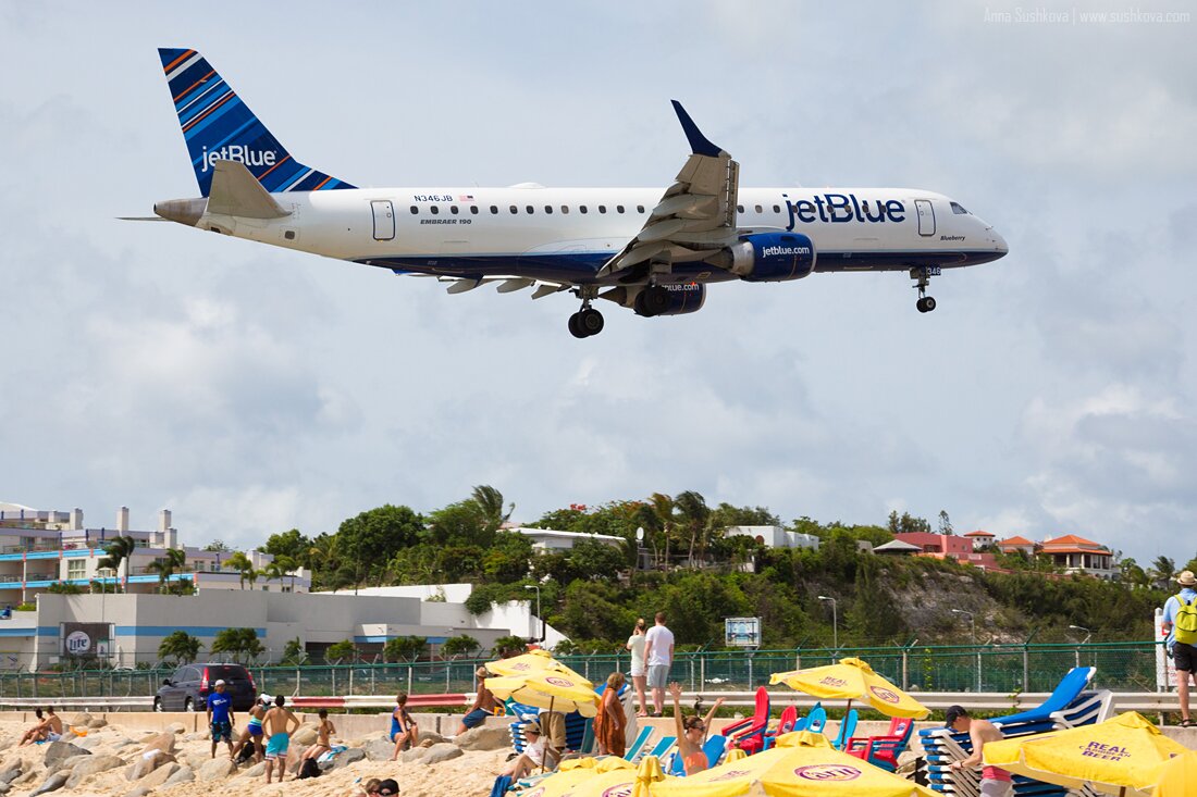 18narrow-bodied-aircrafts-of-sint-maarten.jpg