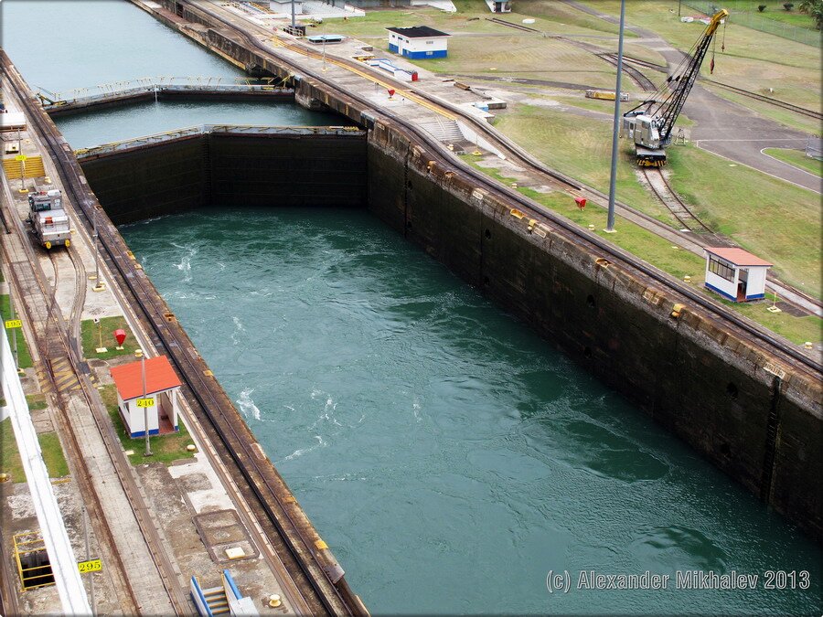 20another-passage-through-the-panama-canal.jpg