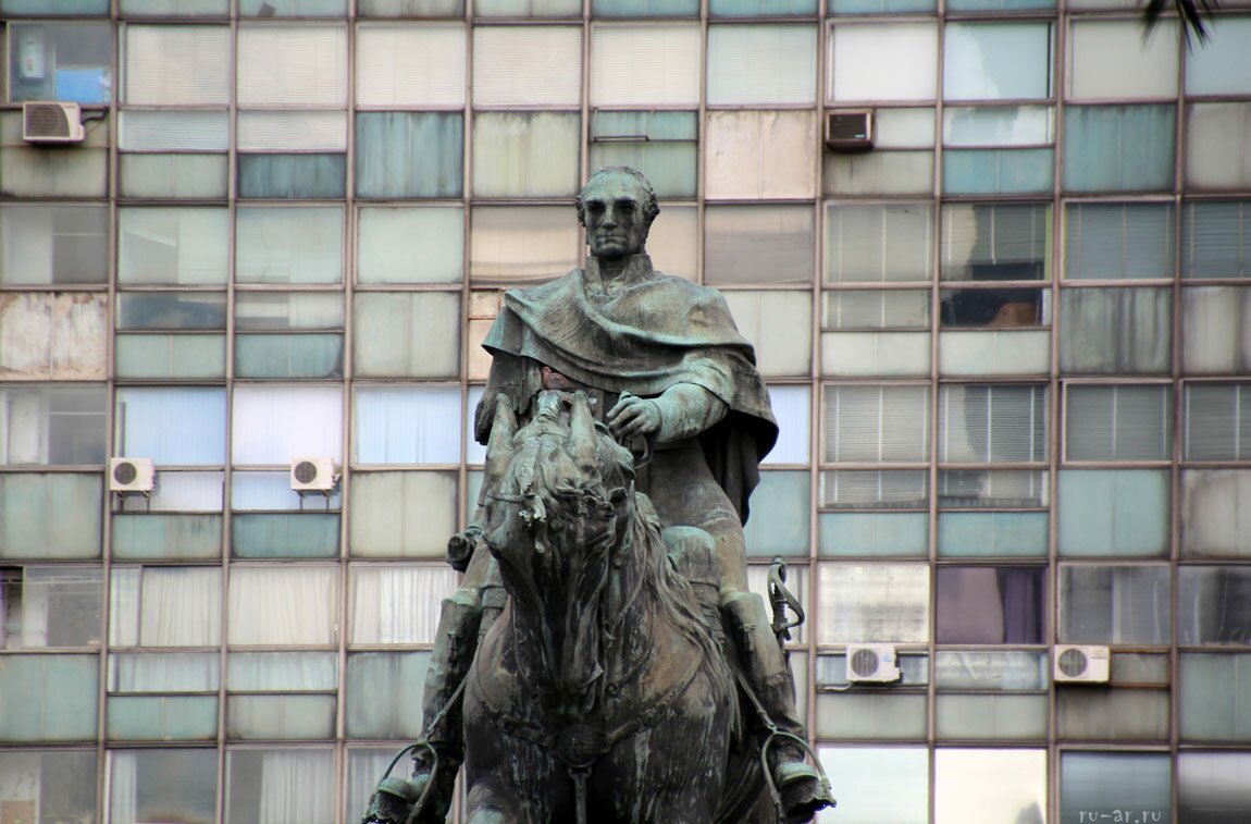 22uruguay-city-tour-montevideo.jpg