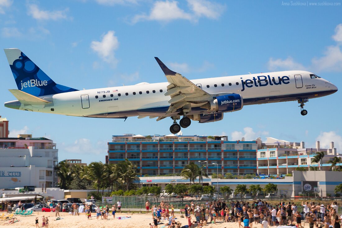 33narrow-bodied-aircrafts-of-sint-maarten.jpg