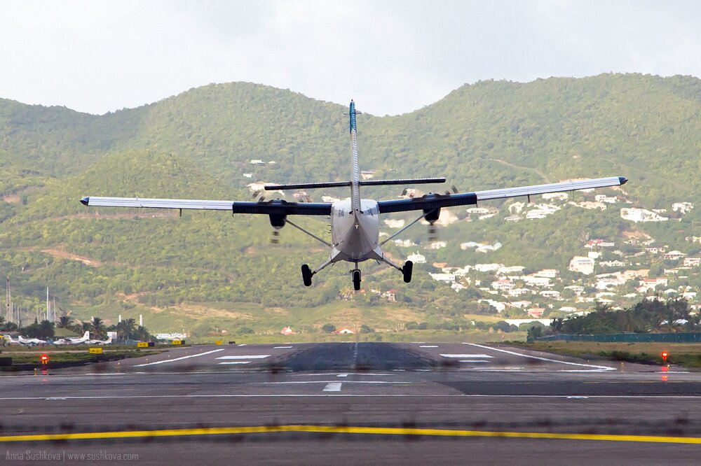 35turboprops-of-sint-maarten.jpg