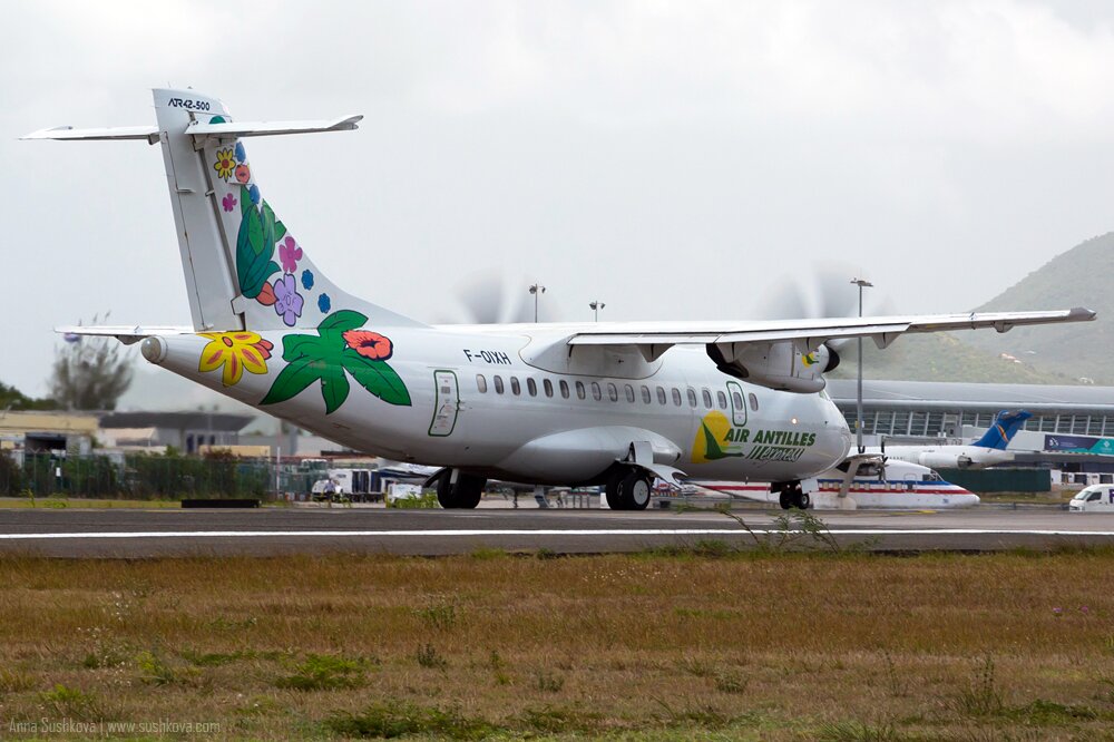 3turboprops-of-sint-maarten.jpg