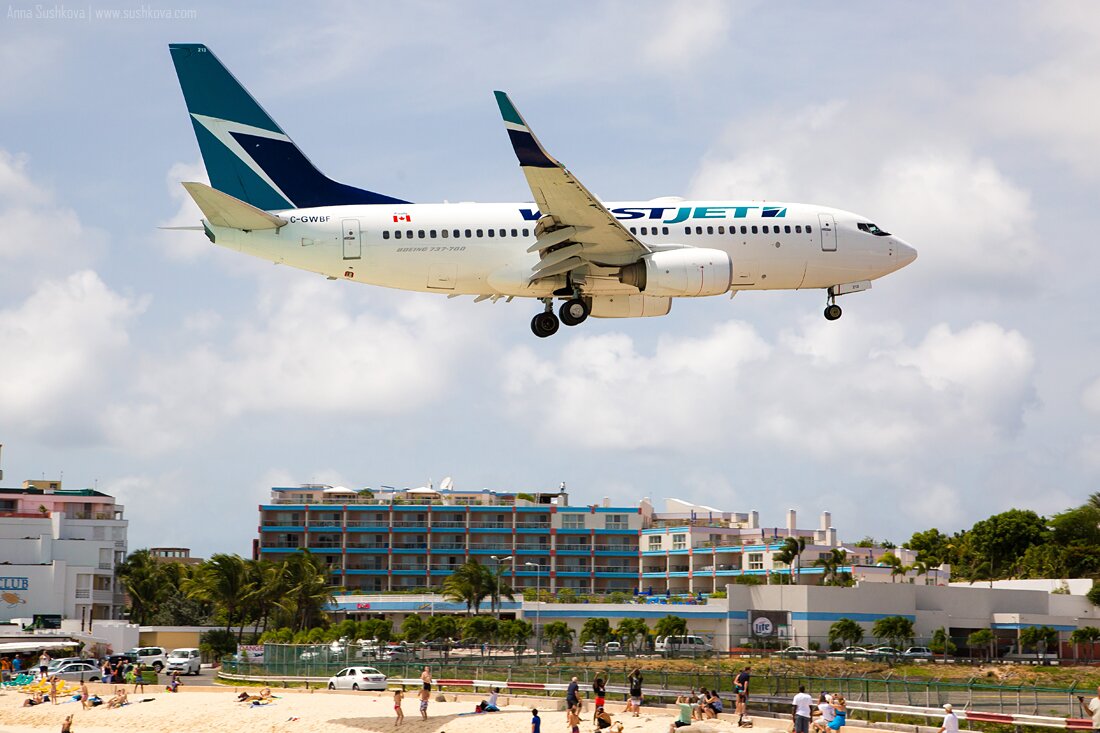 40narrow-bodied-aircrafts-of-sint-maarten.jpg
