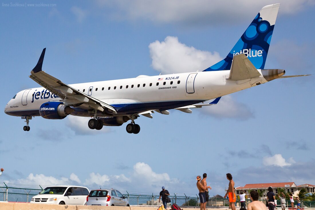 41narrow-bodied-aircrafts-of-sint-maarten.jpg