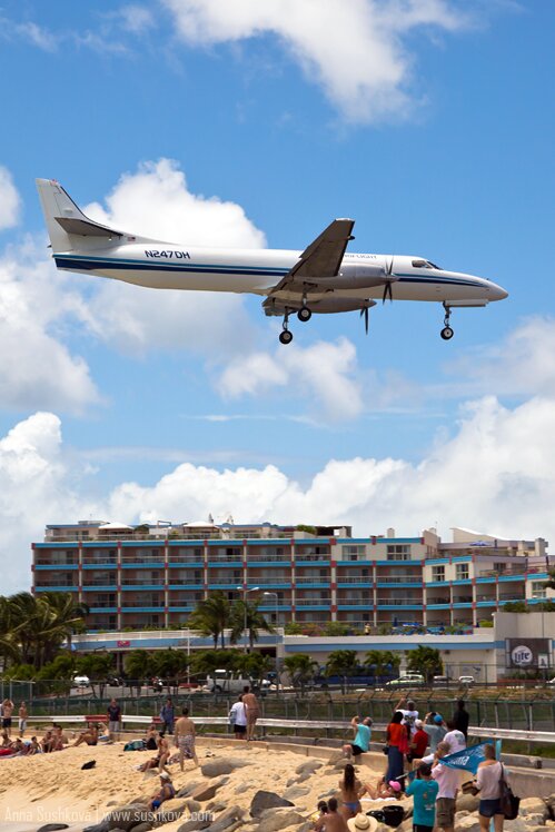4turboprops-of-sint-maarten.jpg