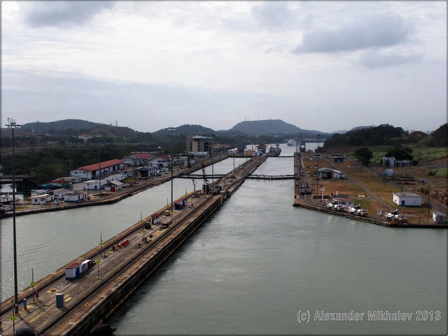 6another-passage-through-the-panama-canal.jpg