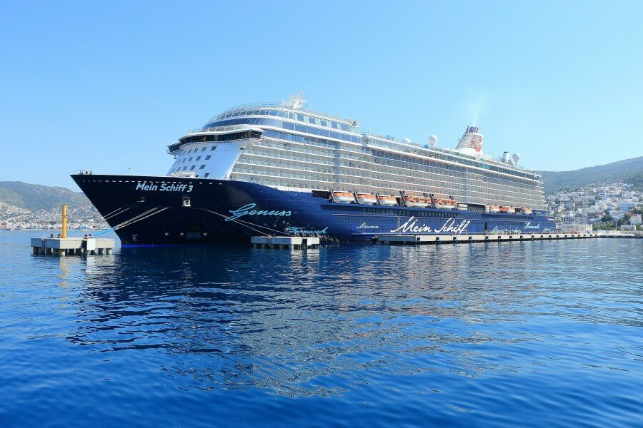 10royal-caribbean-family.jpg