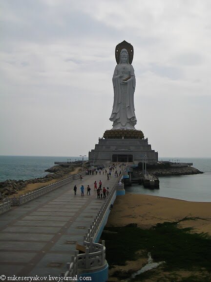 1chinese-island-of-hainan.jpg