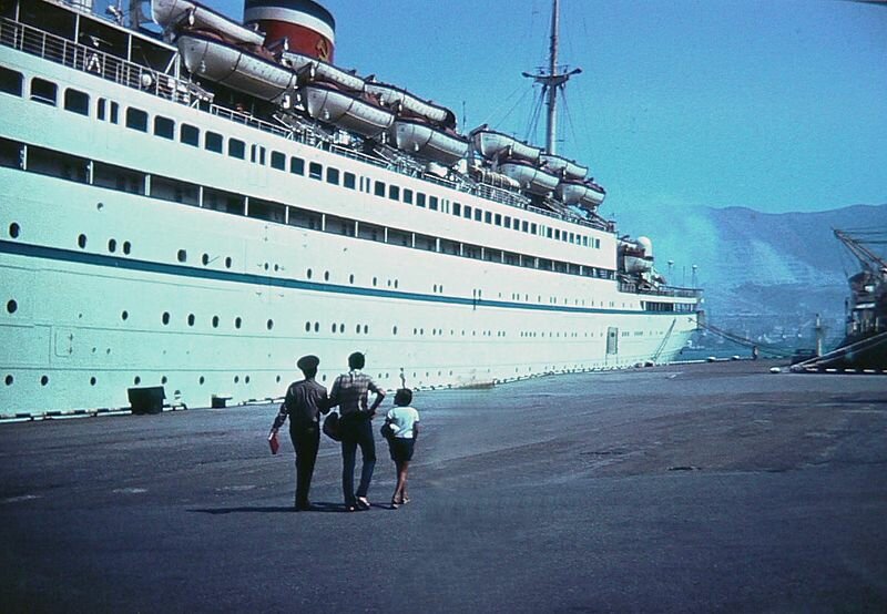 history of cruises