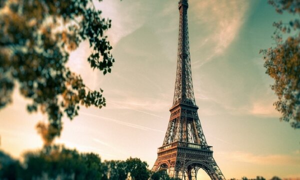 The MOST Famous Places to Visit in Paris, France