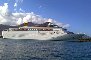 © <a href="https://commons.wikimedia.org/wiki/File:Costa_Romantica_in_Port_Louis.jpg" target="_blank" rel="nofollow">D.seeruttun/Wikimedia</a>/<a href="https://creativecommons.org/licenses/by-sa/3.0/deed.en" target="_blank" rel="nofollow">CC BY-SA 3.0</a>